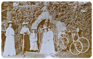 VinchelezCyclists1905.png