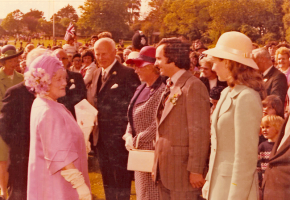 QueenMotherVisit1975-20a.png