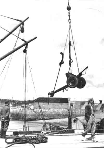 File:Harbour-gun.jpg