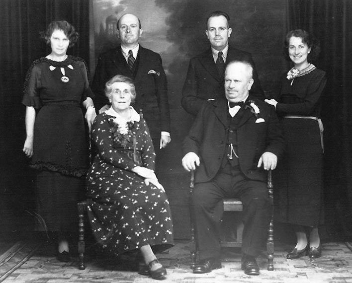 File:F19Edmund&AliceLeSeelleurFamilyJFT.jpg