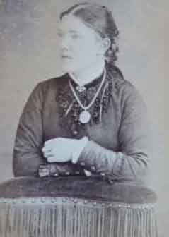 Portrait of a girl by Baudoux in the 1880s