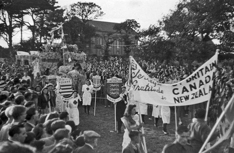 File:J24TrodezCarnival1946.png