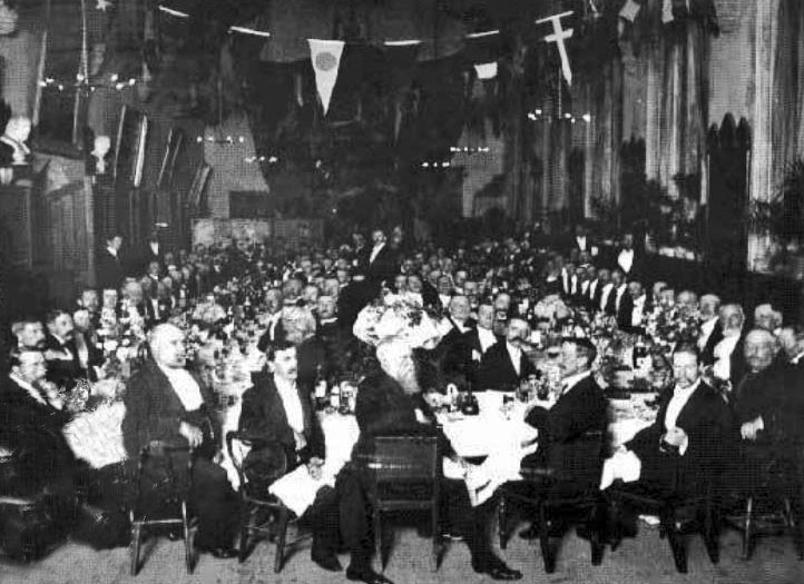 File:US18VictoriaCollegeJubileeDinner1902.jpg