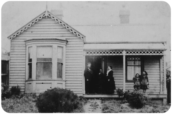 File:An24MAryAnnJaneHelleur(1864-1933)DunedinHome.png