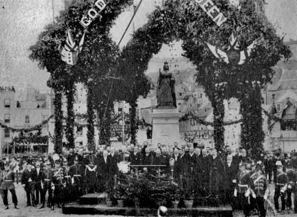 File:0801QVStatueUnveiling.jpg