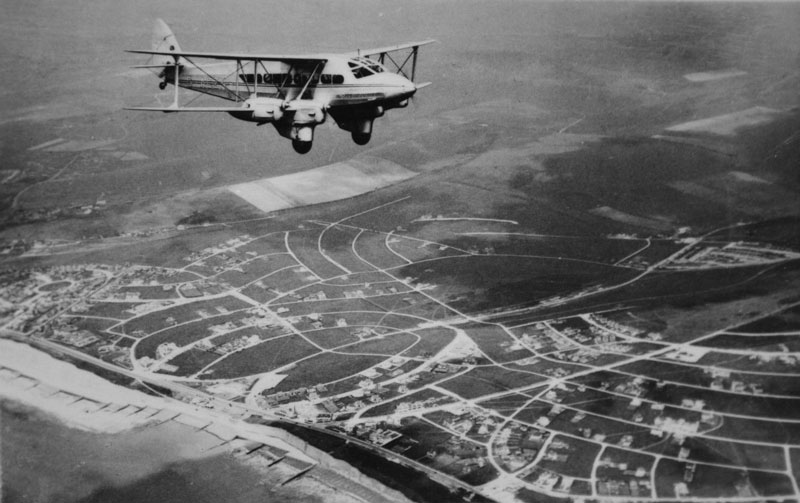 File:E18JerseyAirwaysSouthCoast1930s.jpg