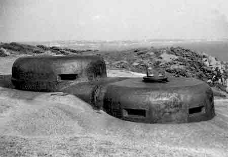 File:Noirmont-turrets.jpg