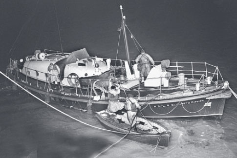 File:J18ElizabethRippon1951.jpg