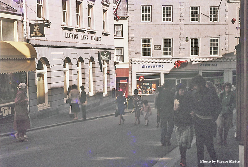 File:P17SmithStreetStPeterPort2.jpg