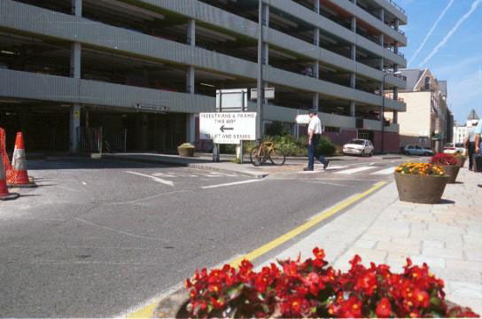 File:S25SandStreetCarPark2000.jpg