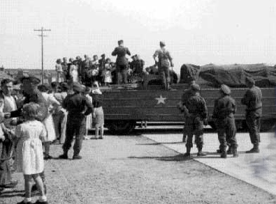 Islanders gather at West Park on 12 May 1945
