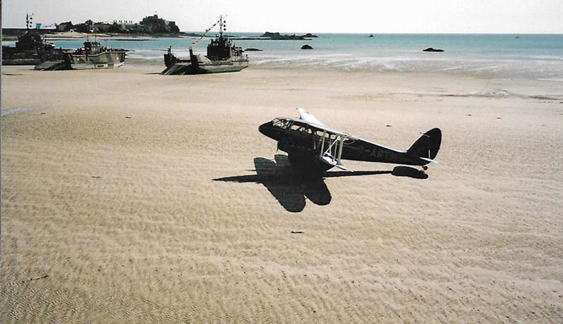 File:F18LiberationAnniversaryBeach2.jpg