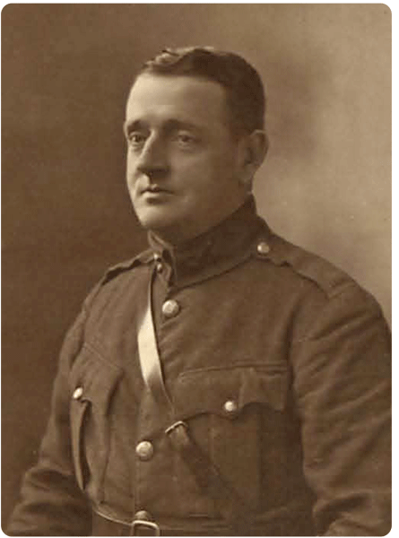 File:CW23GreatWarHeroesJohnWalterHacquoilMM,MBE.png