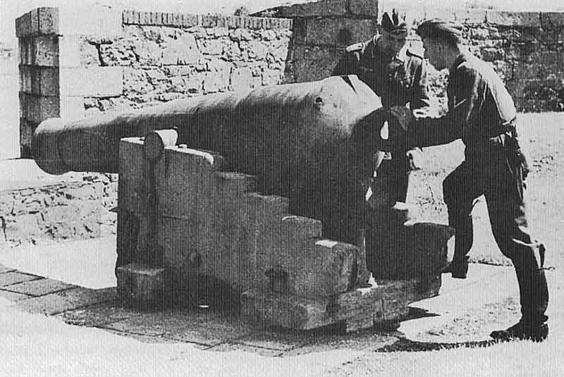 File:OccElizCastleGun.jpg