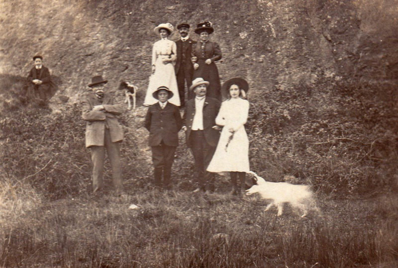 File:D18StCatherineGroup1910.jpg