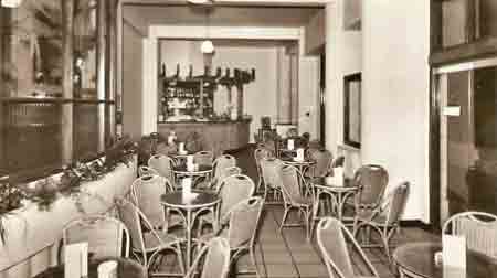 File:GrandCafedelaPaix2.jpg