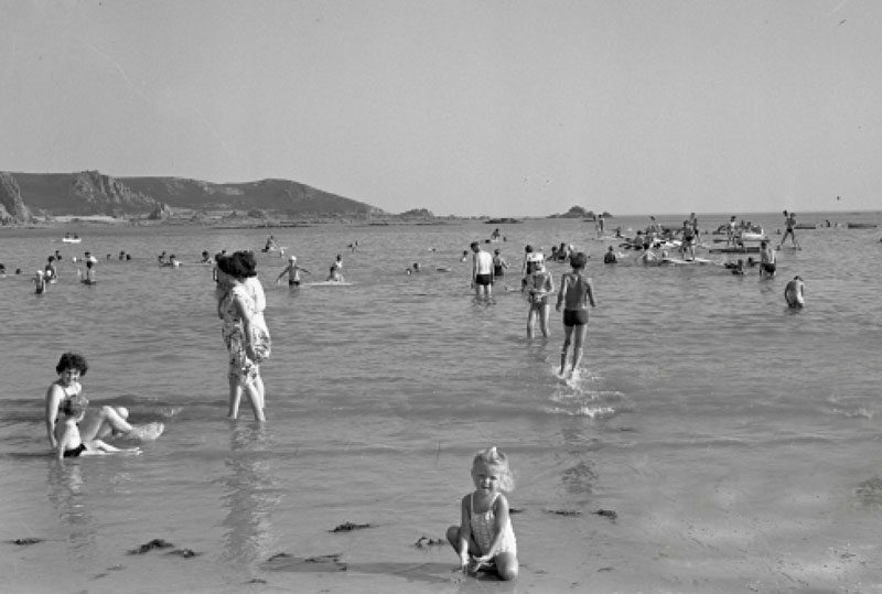 File:J25StBrelade'sBay1955b.jpg
