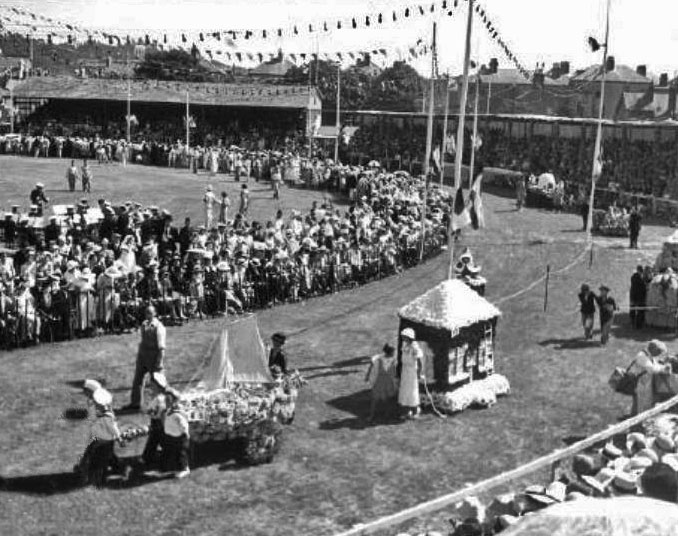File:Lib18BattleofFlowers1930s24.jpg