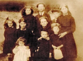 Alice Vibert, nee Surcouf, and her children