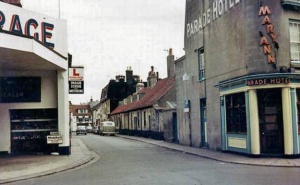 Parade Hotel in 1964, now known as "Chimes"