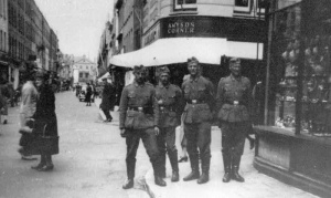 The junction of Halkett Place and King Street in 1941