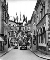 New Cut Coronation arch