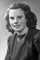 Gwen Touzel, 1946
