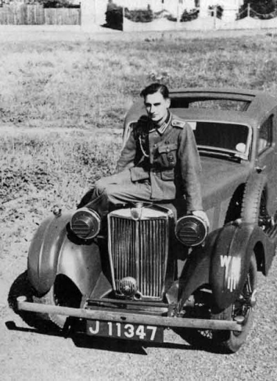 Alfred Knipps with a requisitioned car at Georgetown Park Estate