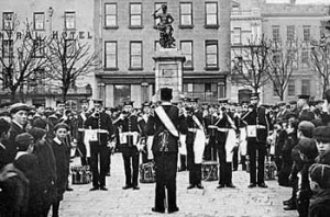 Music in the Royal Square in 1907