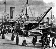Passengers disembarking from the Stella in the 1890s