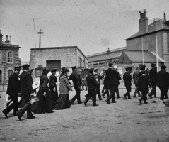 This picture of participants in an early concours crossing the Weighbridge after arriving in Jersey was dated 1900, but it cannot have been that early