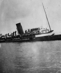 The shipwrecked ss Caesarea photographed by Leonard Skingle