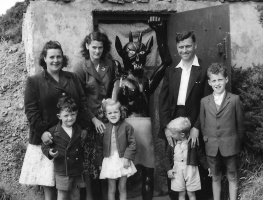 A family outing to Devil's Hole in 1958