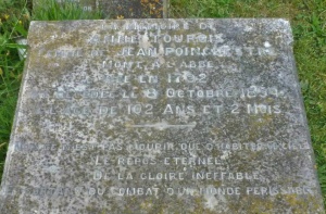 Mont a l’Abbe cemetery