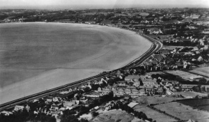 An aerial view sent as a postcard in 1937, but probably taken in 1933