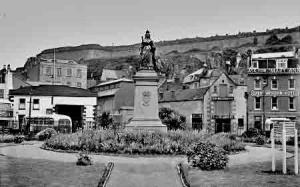 Queen Victoria's statue and surrounding gardens in 1953