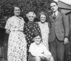 Louisa Larbalestier, who married Arthur John Carter, with her children and grandson