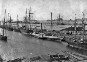 Paddle steamer on the New North Quay