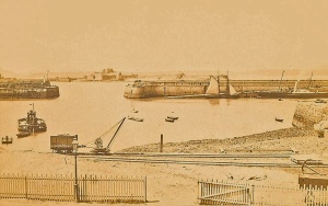 A crane operating on tracks in the La Folie area