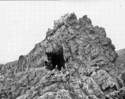 Cotte a La Chevre, a cave on the north coast well above current sea level