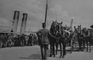 Carriages at the Harbour in the early 20th century