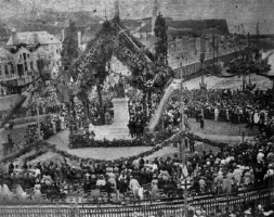A ceremonial arch over the Queen Victoria statue for the unveiling in 1890