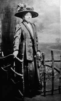 Lilian de Gruchy of Bournemouth, daughter of Thomas John; (Walter Le Quesne)