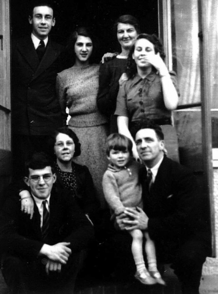 File:An17Curtis&deBourcier-Families1941.jpg