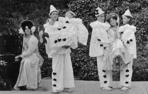 Pierrots and Veroniques