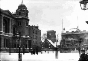 Snow carpets the square in 1910