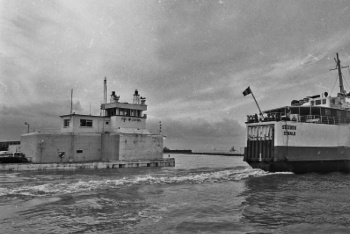 The Solidor passes through the pierheads en route for St Malo. As the tide fell it would have been 'downhill all the way'