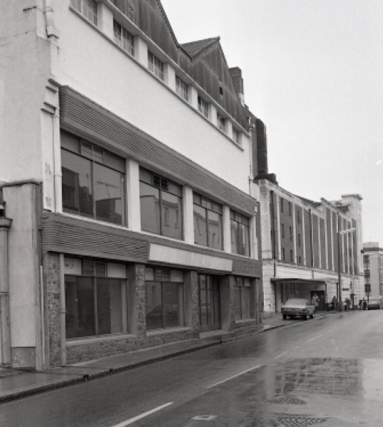 File:J25ClevelandGaragesGrenvilleStreet1981.jpg