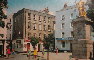 Cosy Corner and Peirson