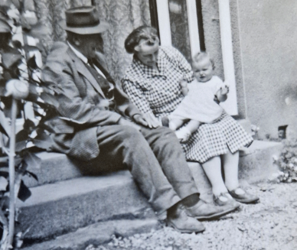 Francis, and his wife Glen Zoe, nee Le Cappelain, with young Frankie